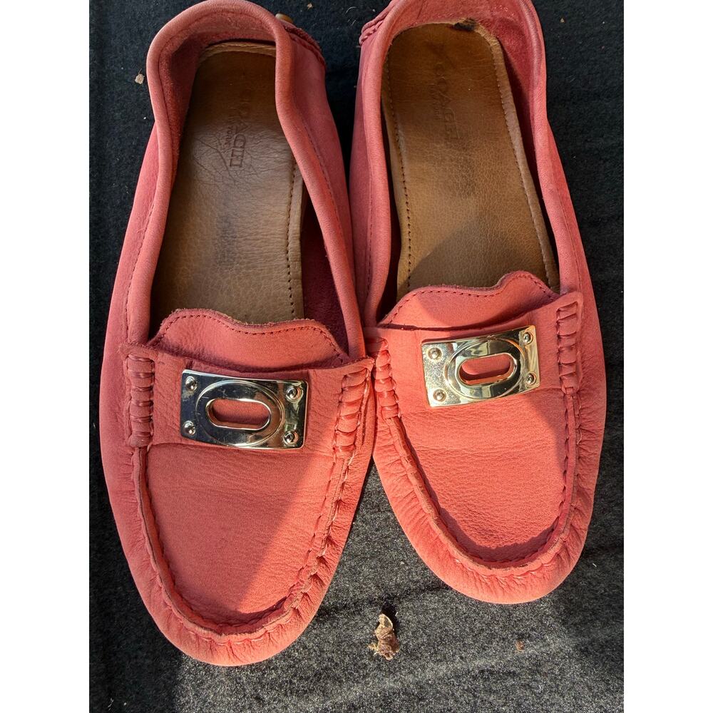 COACH Nola Coral Pink Leather Driving Loafers Moccasins Gold Logo Plate Size 6